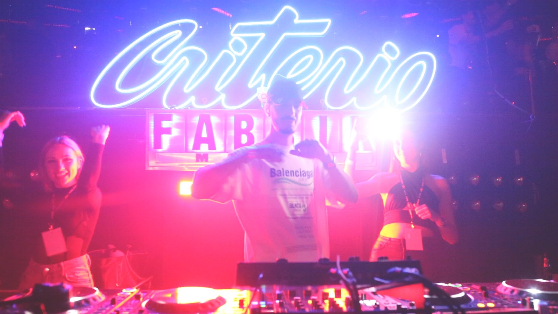 Wade-Criterio.Imagen-fija063