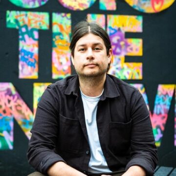 N.PLEGER SE DESPOJA DE MEDLAR EN SU ÁLBUM DEBUT EN RIVERETTE