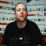 entrevista SIms.00_33_12_04.Imagen fija001