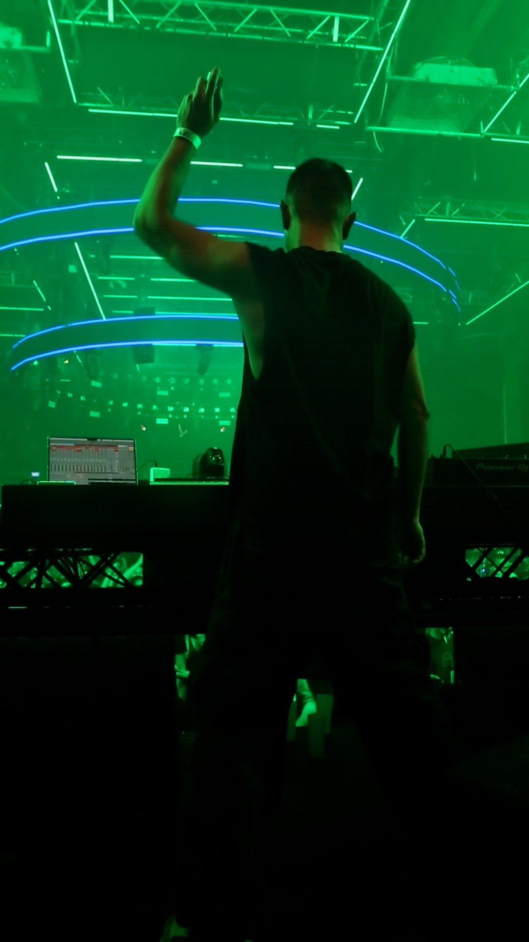 st circus.00_24_33_53.Imagen fija007