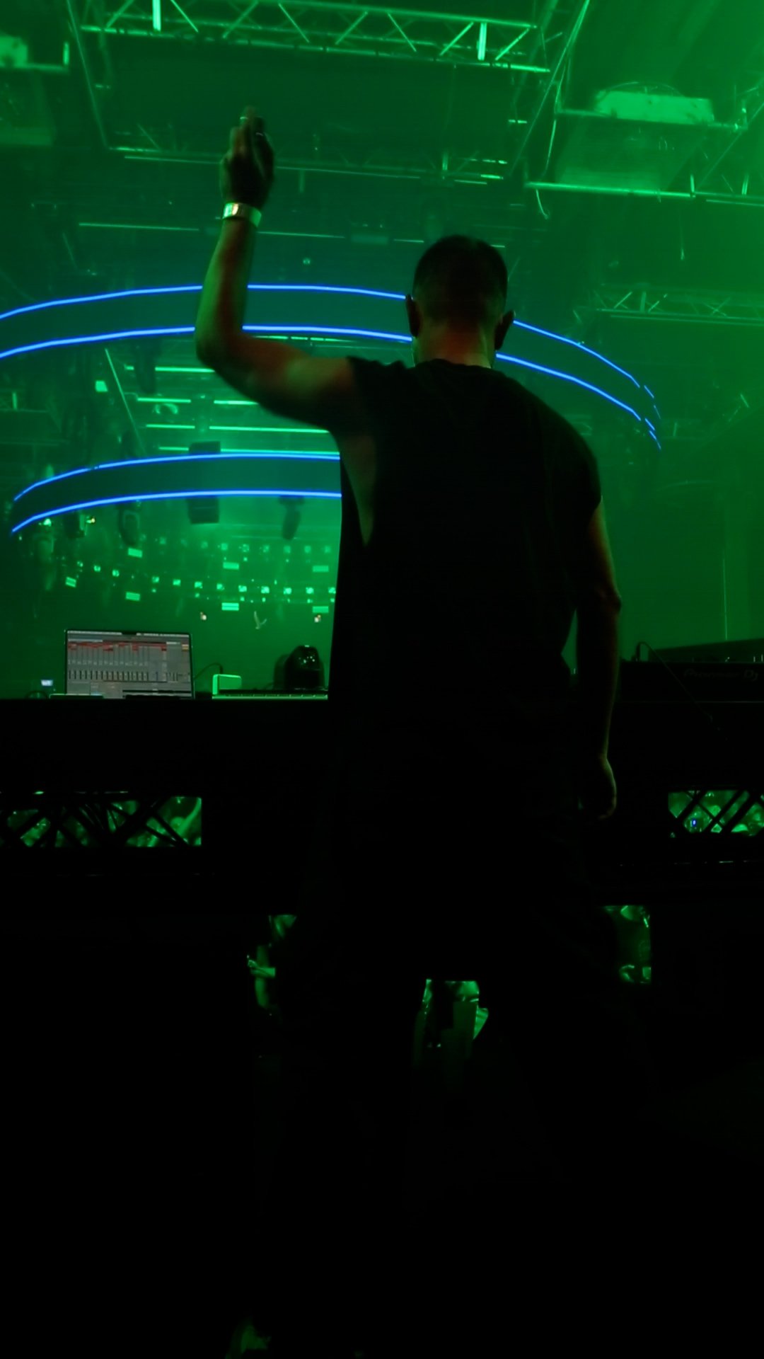 st circus.00_24_34_25.Imagen fija008