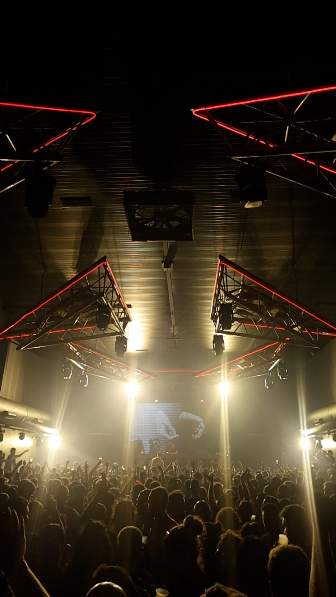 st circus.00_27_13_18.Imagen fija012