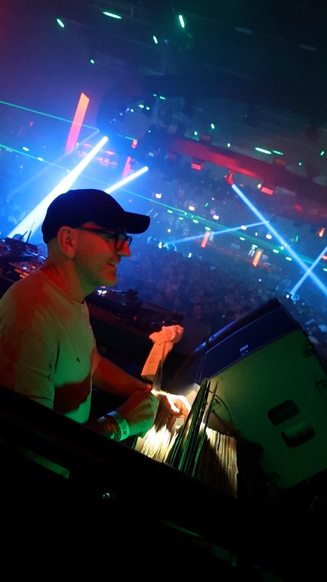 st circus.00_27_45_07.Imagen fija015